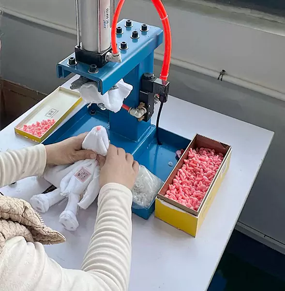 Esperienza diretta presso una fabbrica di produzione di bambole